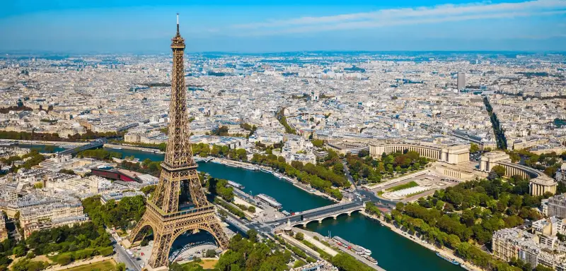 Business class flights to Paris