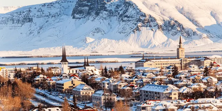 Flight to Reykjavik